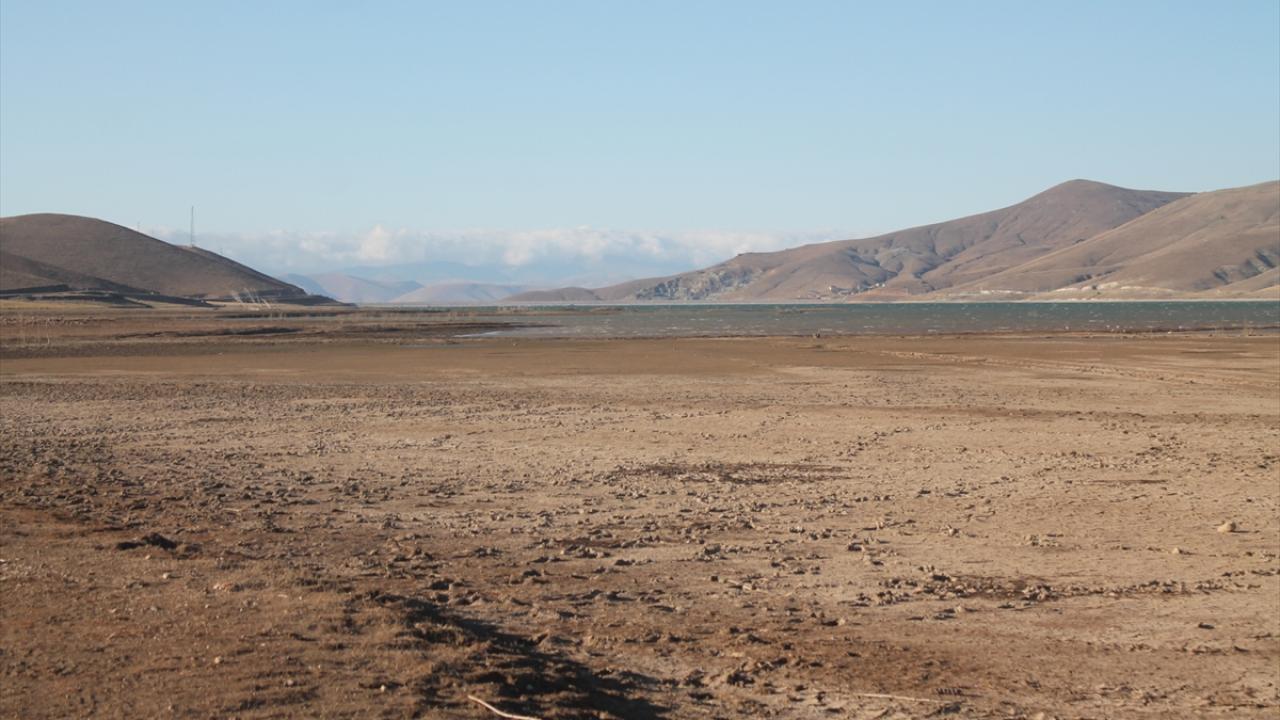 "Yaklaşık 20 metre civarında bir çekilme var"