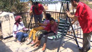 Alevlerin arasından kurtulan kardeşlere Kızılay'dan yardım eli