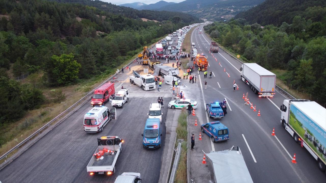 Anadolu Otoyolu'nda zincirleme kaza