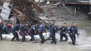 Kastamonu'da vatandaşlar botlarla tahliye edildi