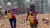 Kuveytli itfaiyeciler yangınlarla mücadelede büyük rol oynadı