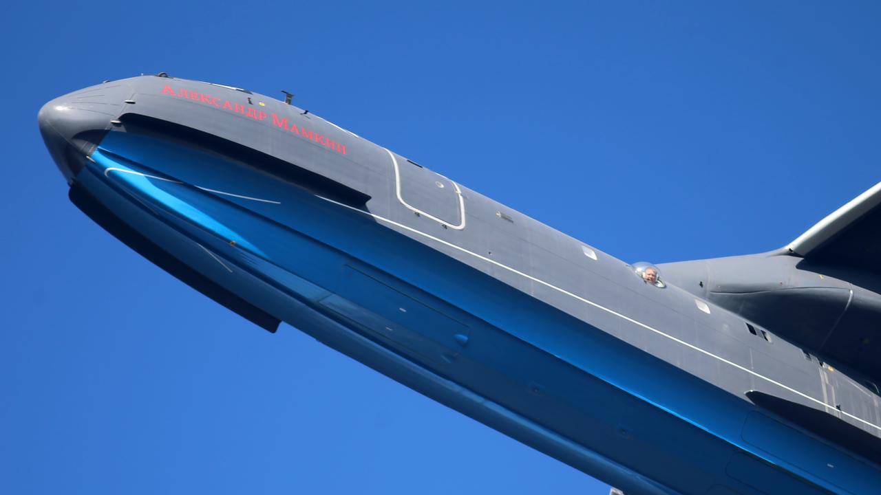 Orman yangına hem karadan hem de havadan müdahale edildiğini belirten Coşkun,