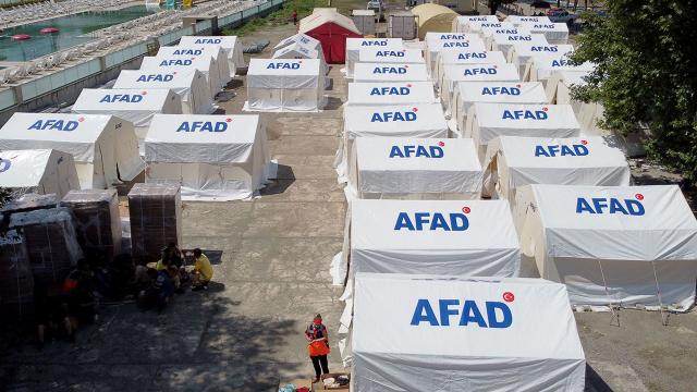 AFADın "çadır kent"i selzedelere kucak açtı