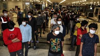 Yasa dışı yollarla ülkeye giren düzensiz göçmenler sınır dışı edildi