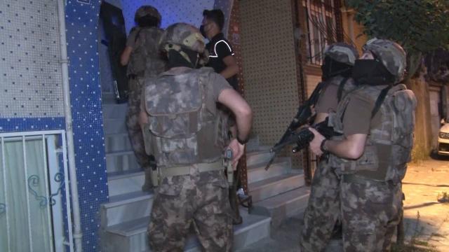 İstanbulda uyuşturucu tacirlerine operasyon: Çok sayıda gözaltı var
