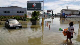 Japonya’da sel: 310 bin hane elektriksiz kaldı
