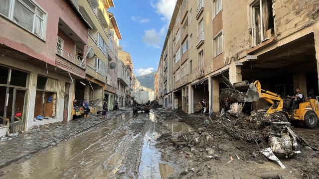 Batı Karadenizde sel felaketi: Kayıp sayısı 16