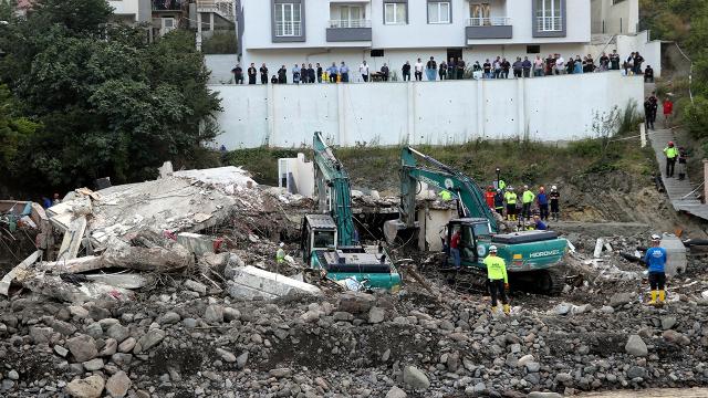 Ölçer Apartmanında kızını ve 3 torununu kaybetti, sorumluların cezalandırılmasını istiyor
