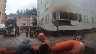 Sel bölgelerinde tahliyeler sürüyor: Yeni görüntüler ortaya çıktı