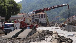 Ezine Çayı üzerine seyyar köprü inşa ediliyor