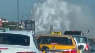 İstanbul'da su borusu patladı