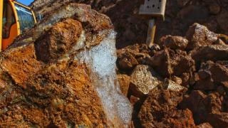 Van'da binlerce yıllık yer altı buzuluna rastlandı