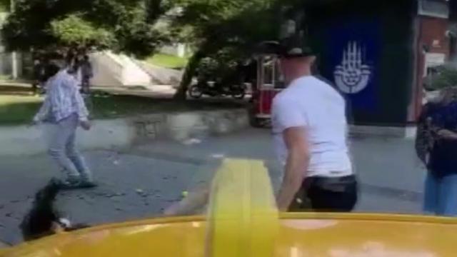 Taksimde bir kadını darp eden zabıtanın görevine son verildi
