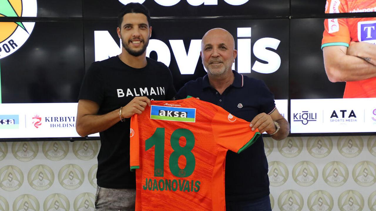 Alanyaspor Joao Novais'i renklerine bağladı