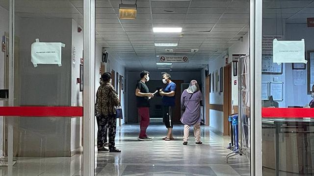 Kayseride çarpışan tır ile otomobilin sürücüleri yaralandı