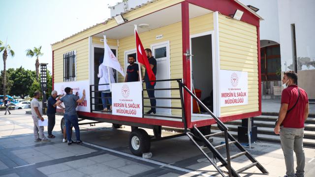 Mersinde mobil aşı konteynerlerinde randevusuz aşı uygulaması başladı