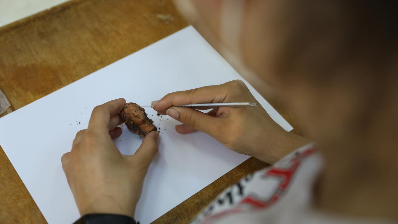  Mağaralarda tapınma da yaygın