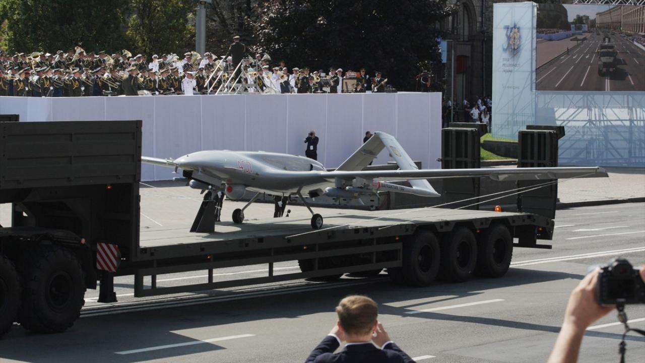 BAYRAKTAR TB2 İHA`LAR SERGİLENDİ