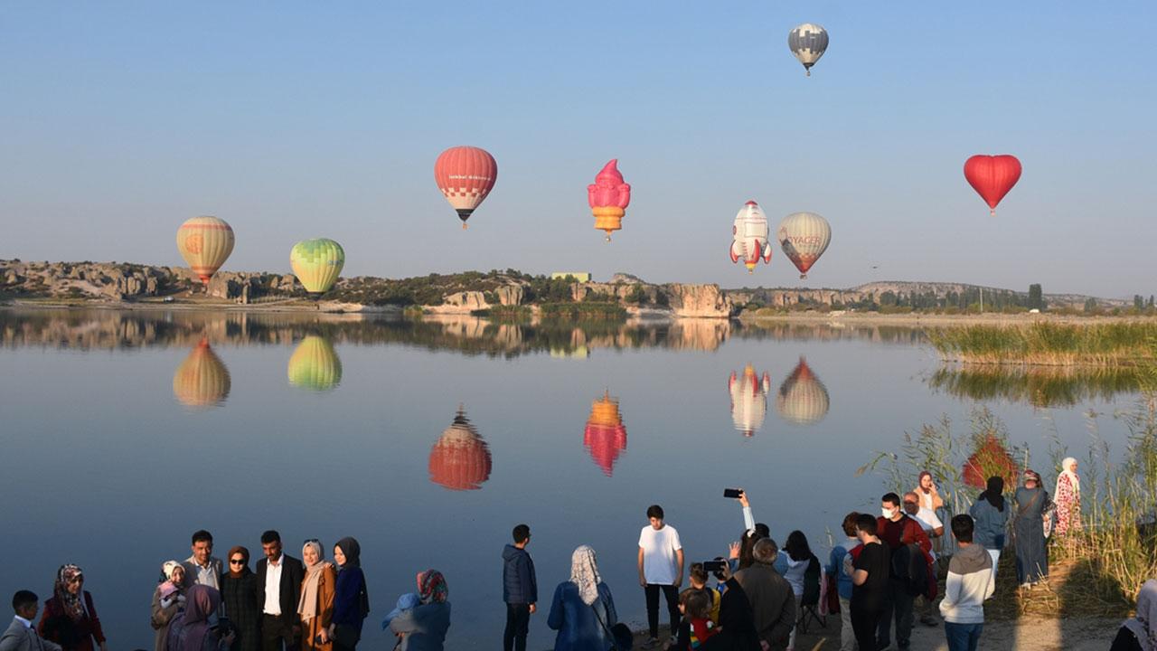 Sıcak hava balonları Büyük Taarruz'un yıl dönümü için semalarda - Vimarsana News