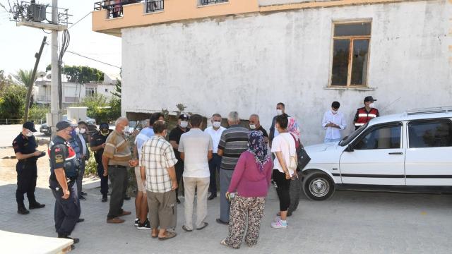 Antalya Valisi Yazıcı, Manavgattaki orman yangınında zarar gören esnaf ve vatandaşı ziyaret etti