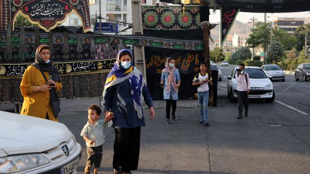İran, 9-12 yaş arası çocuklara COVID-19 aşısı uygulanmasını onayladı