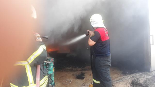 Aydında tarım aletlerinin bulunduğu depoda çıkan yangın söndürüldü
