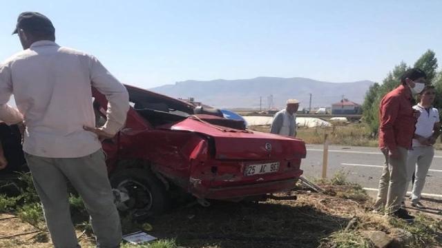 Ağrıda iki otomobil çarpıştı: 1 ölü, 2 yaralı