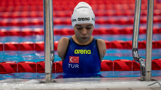 Paralimpik milli yüzücü Sevilay Öztürkün gözü yeni başarılarda