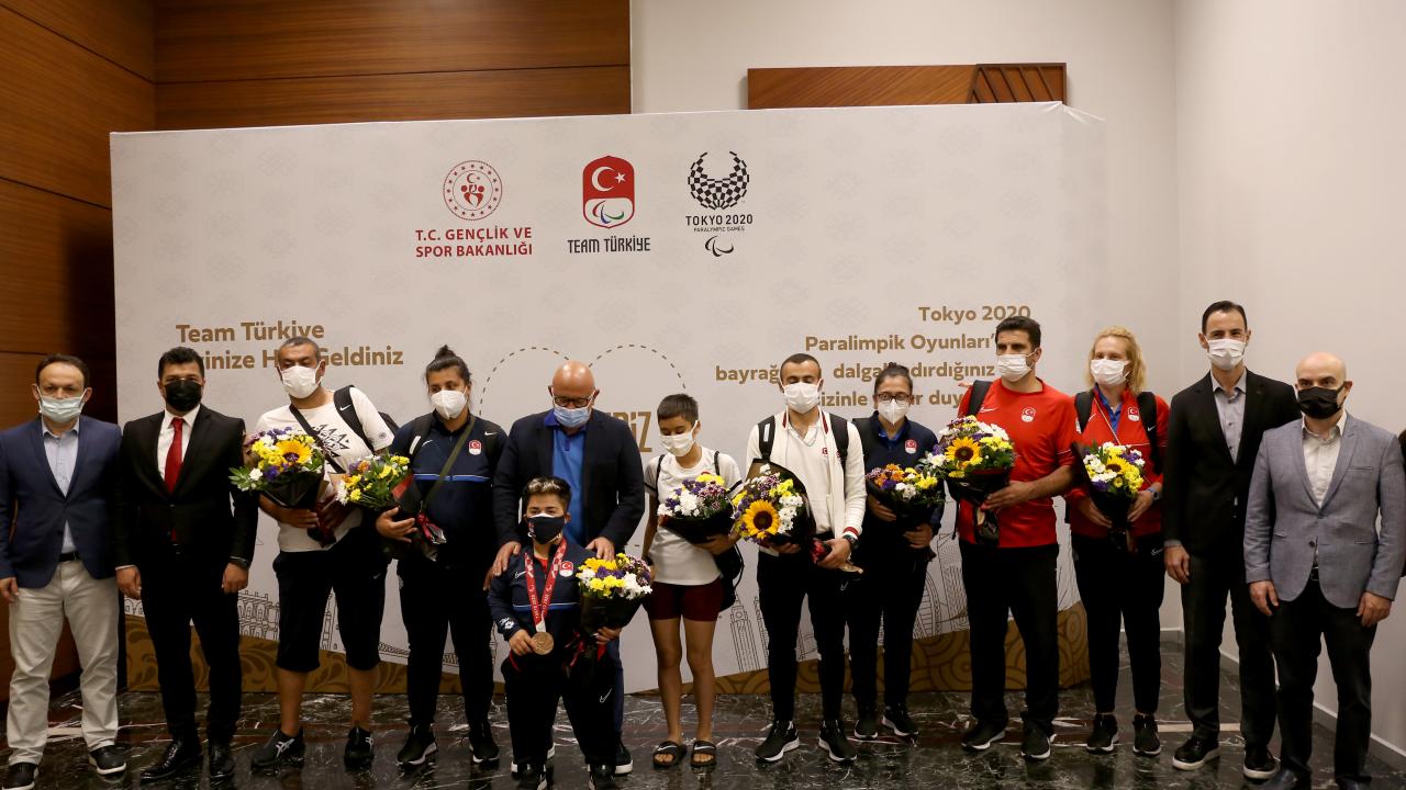 Besra Duman, oyunlarda madalya kazanmanın mutluluğunu yaşadığını dile getirerek, 