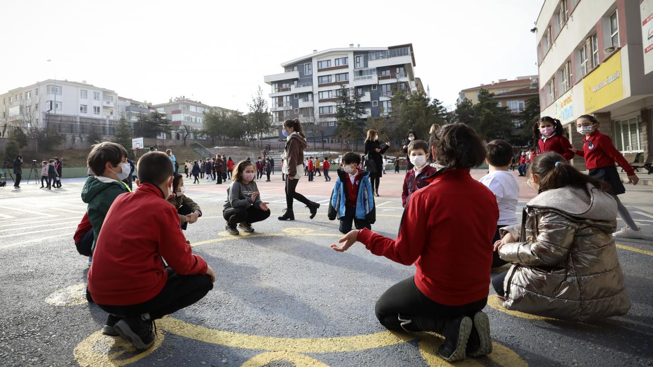 <b>Ders süreleri 40 dakikayı aşmayacak şekilde planlanacak</b>