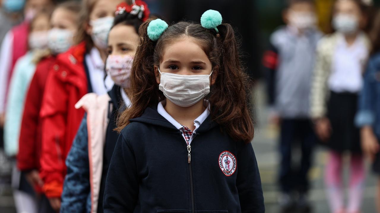 <b>Öğrencilere aşı ve PCR testi zorunluluğu bulunmuyor</b>