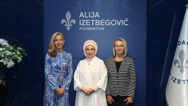 Emine Erdoğandan Aliya İzzetbegoviç Vakfına ziyaret