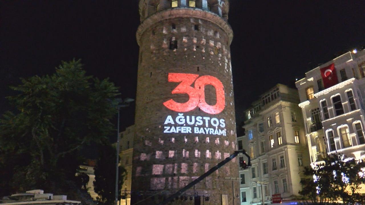 Galata Kulesi'nde 30 Ağustos programı düzenlendi