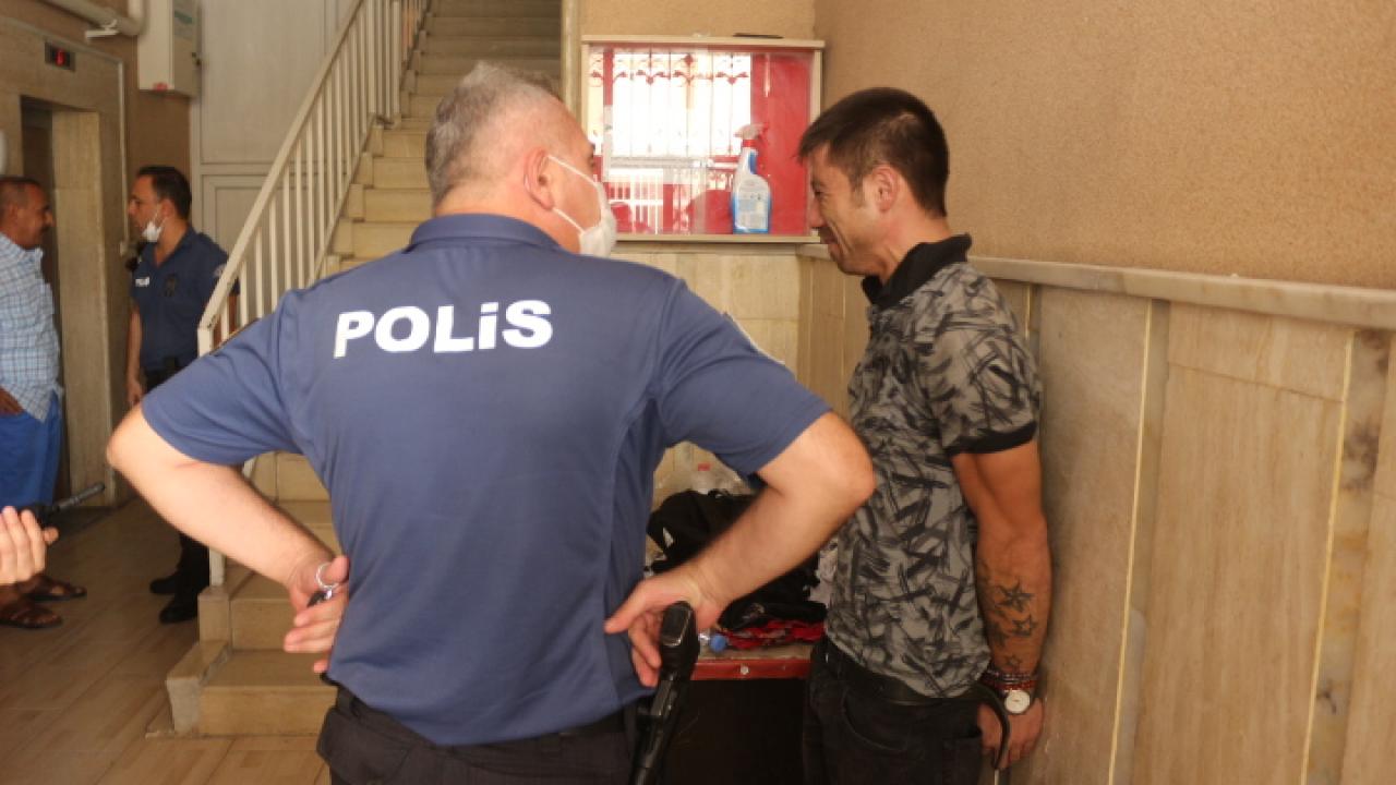 Adana'da hırsızlık amacıyla eve girmeye çalışan şüpheli suçüstü yakalandı