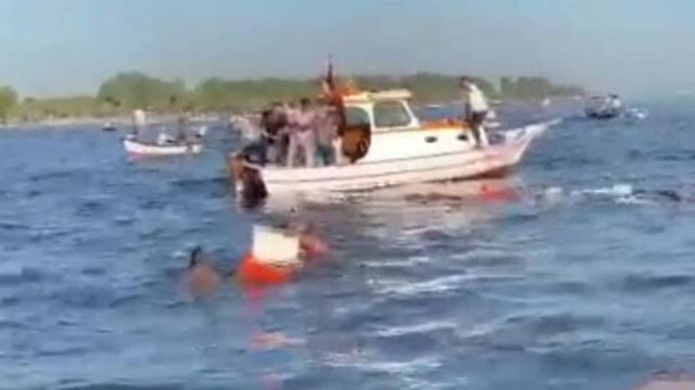 Batan tekneden 5 balıkçı yaralı kurtuldu