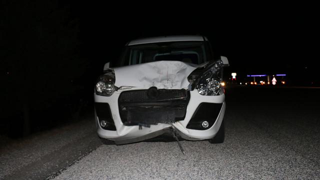 Motosiklet ile hafif ticari araç çarpıştı: 1 ölü, 1 yaralı