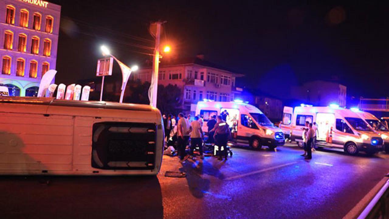Kocaeli'de minibüs bariyerlere çarpıp devrildi: 7 yaralı