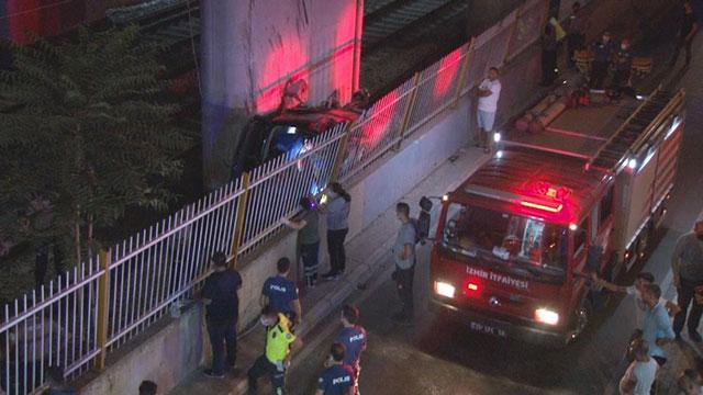 Hafif ticari araç viyadükten tren raylarına düştü: 1 ölü, 5 yaralı