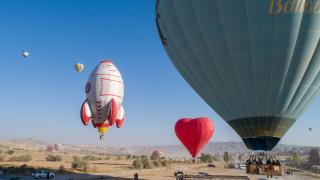 Nevşehir semaları balonlarla renklendi