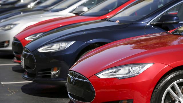 Tesla geçen yılı rekor karla kapattı