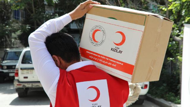 Türk Kızılay'dan'dan Somali'ye 2 bin gıda paketi