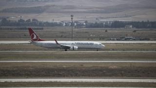 Kabil'den tahliye edilenleri taşıyan uçak Esenboğa'ya indi