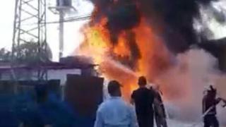 Manisa'da plastik kasa imalathanesinde yangın