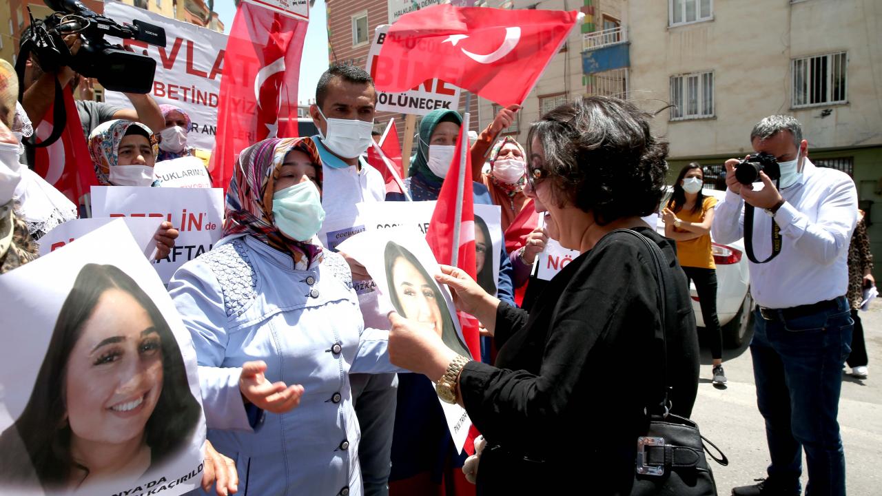 Annelerin eylemi sınırları aştı