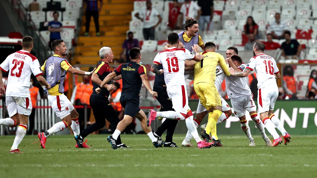 Şenol Güneş`e tepki