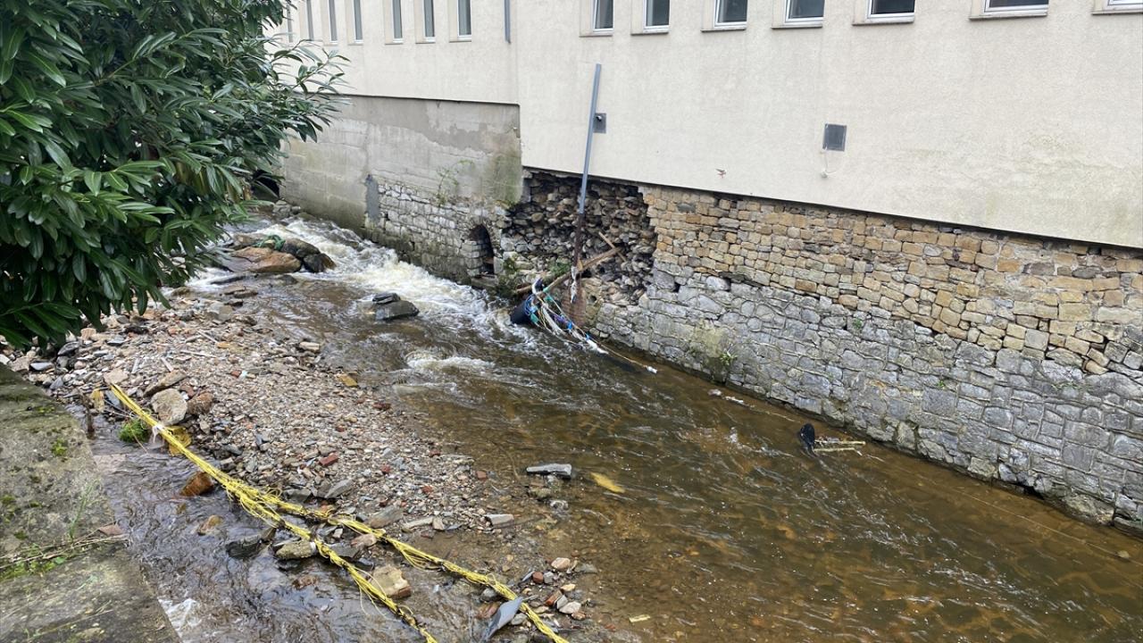 Camide büyük maddi zarar var