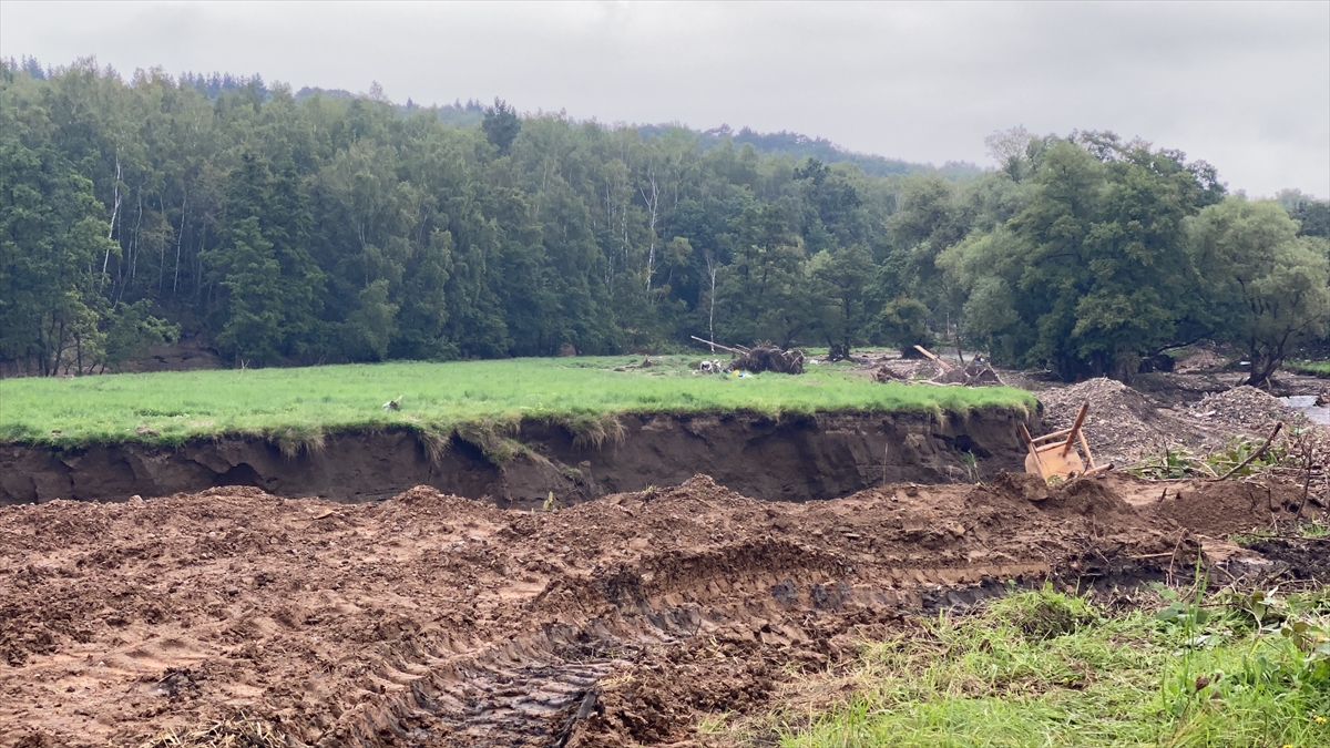 Sel felaketinde 180`den fazla kişi hayatını kaybetmişti