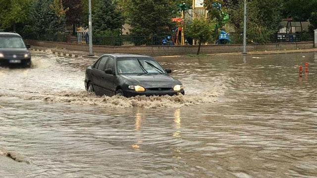 Meteorolojiden sel, heyelan ve çığ uyarısı