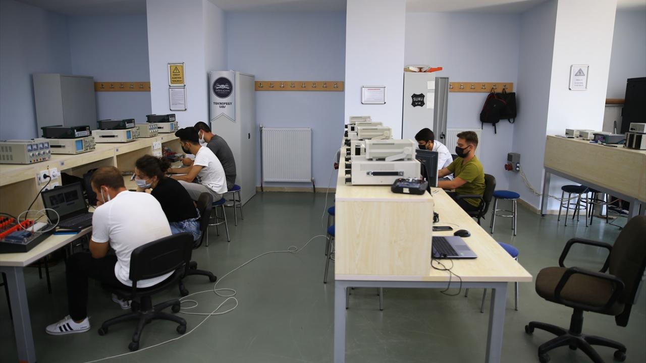 "Ülkemize faydalı olabilmek için çalışıyoruz"