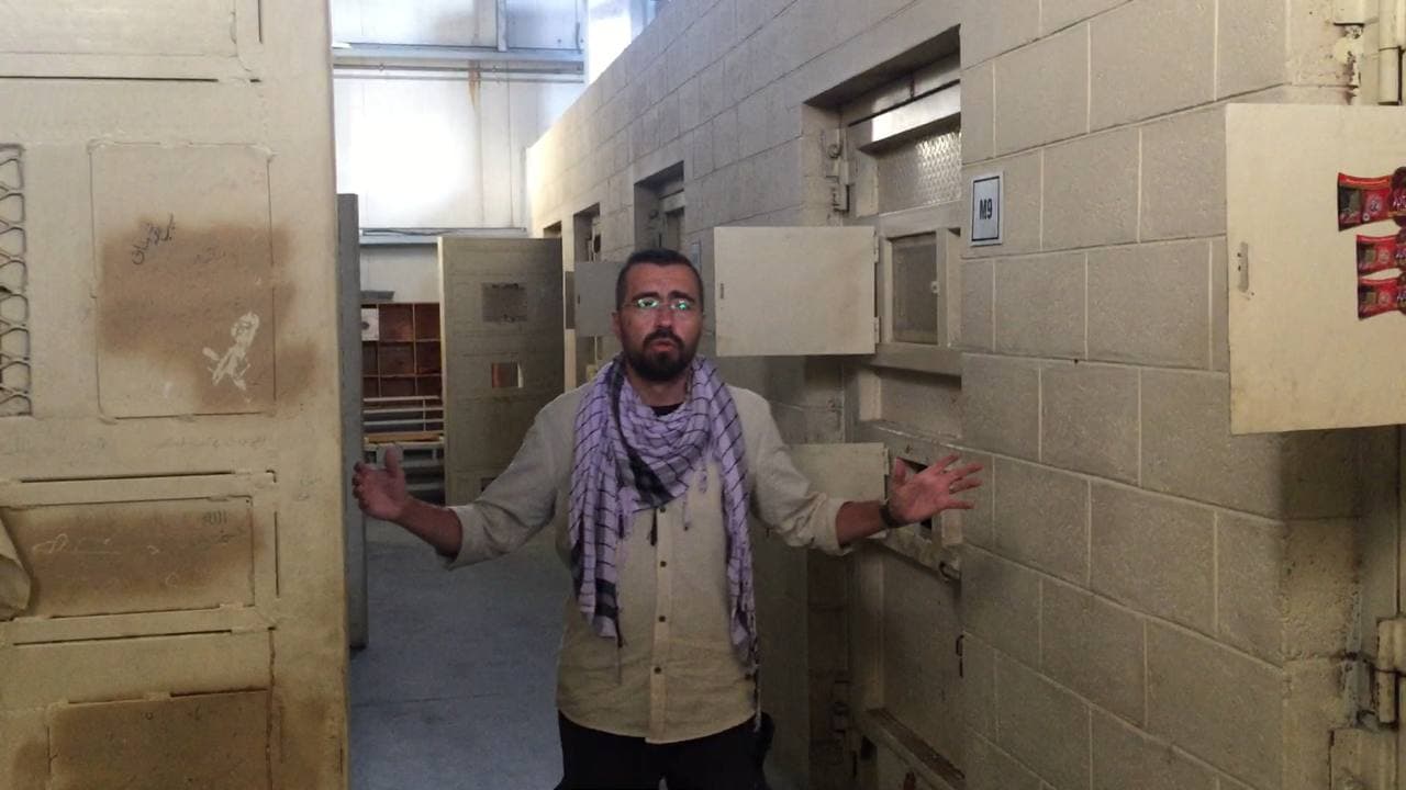 İçerideki mahkumların bir kısmı hala bölgede. 